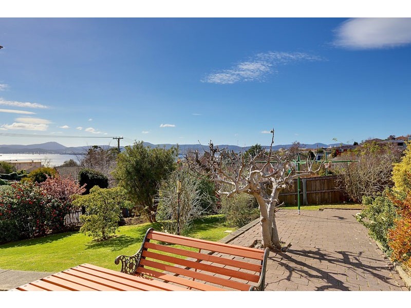 28 Willowdene Avenue, Sandy Bay TAS 7005