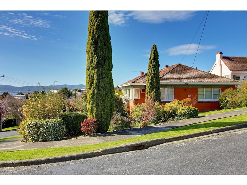 28 Willowdene Avenue, Sandy Bay TAS 7005