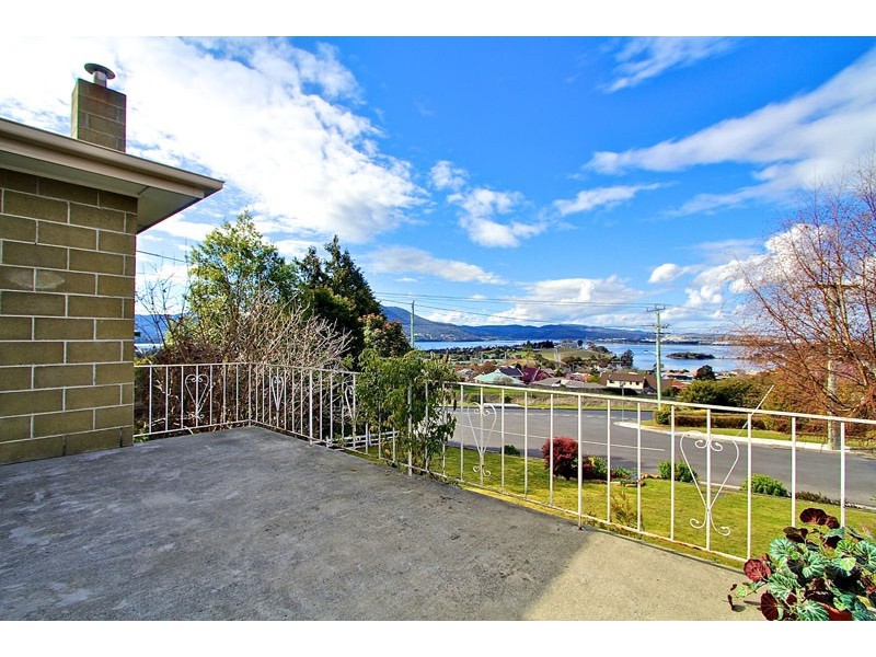 2 Kinarra Crescent, Chigwell TAS 7011