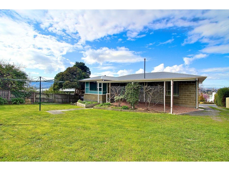 2 Kinarra Crescent, Chigwell TAS 7011