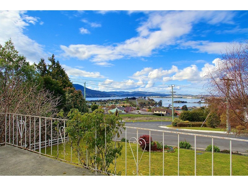 2 Kinarra Crescent, Chigwell TAS 7011