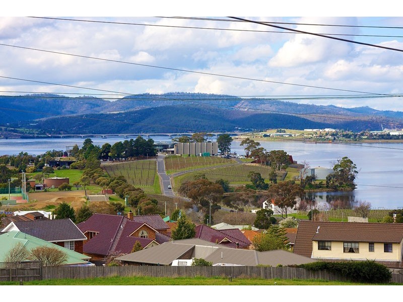 2 Kinarra Crescent, Chigwell TAS 7011