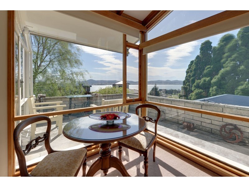 21 Dresden Street, Sandy Bay TAS 7005