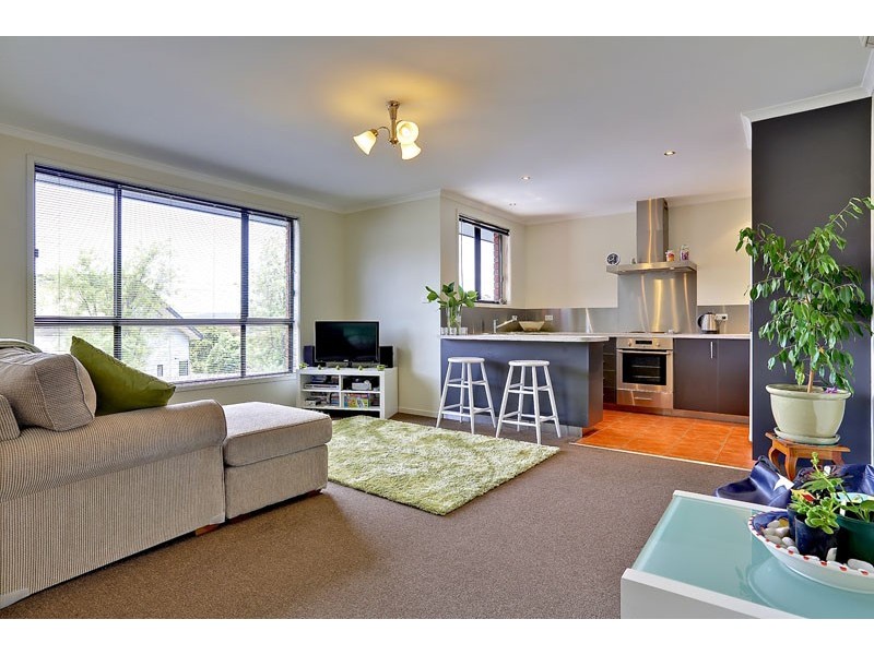 3/12 Walter Place, Howrah TAS 7018