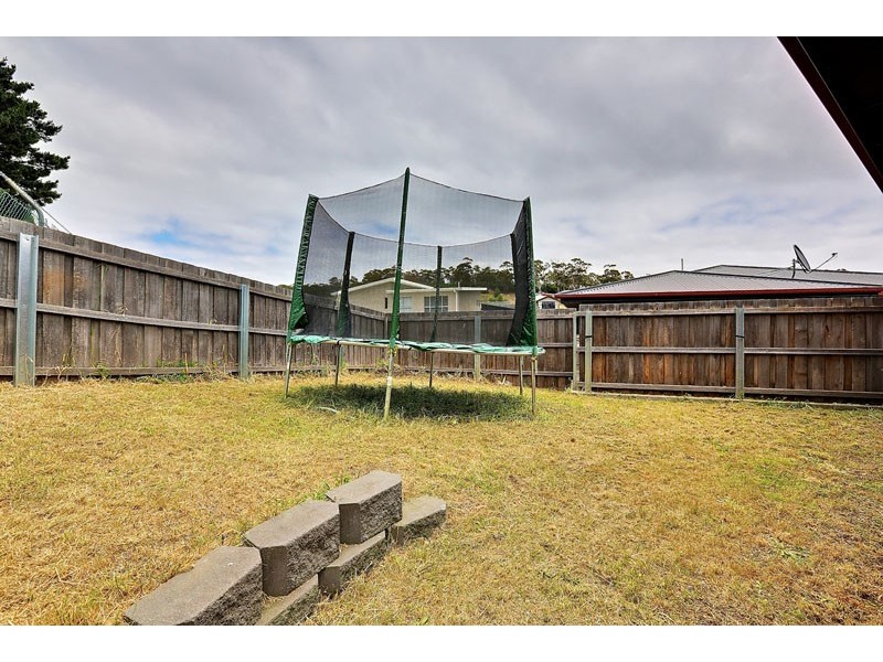 3/12 Walter Place, Howrah TAS 7018