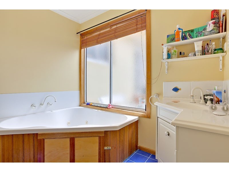9 Langura Ave, Chigwell TAS 7011