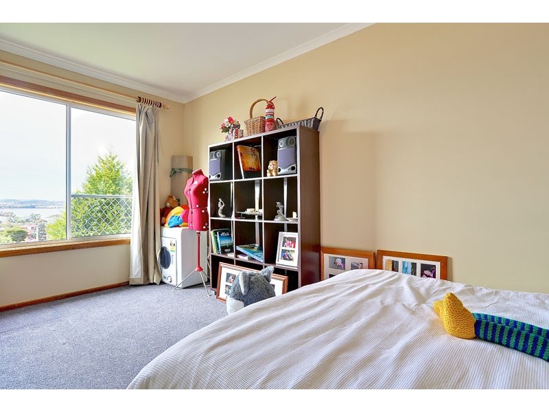9 Langura Ave, Chigwell TAS 7011