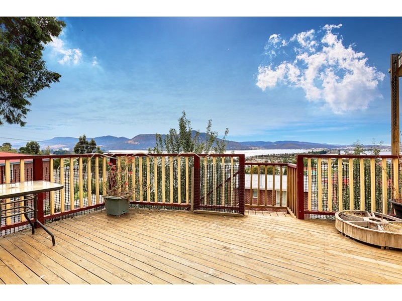 9 Langura Ave, Chigwell TAS 7011