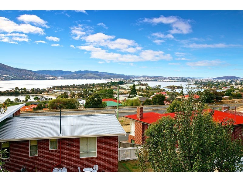 9 Langura Ave, Chigwell TAS 7011