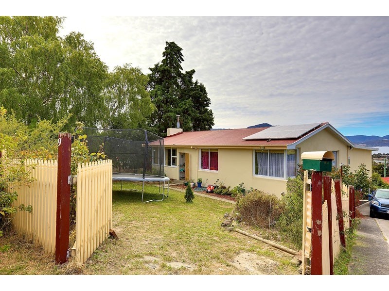 9 Langura Ave, Chigwell TAS 7011