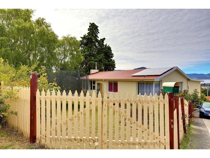 9 Langura Ave, Chigwell TAS 7011