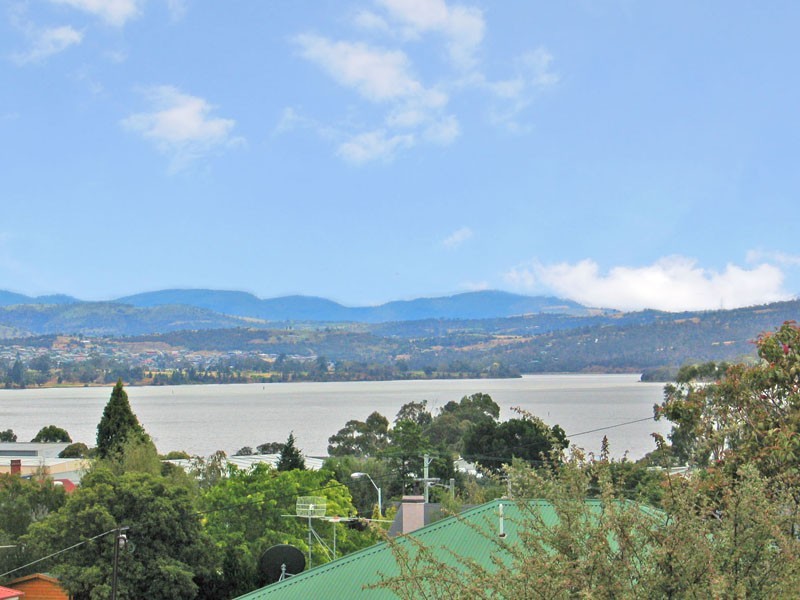 1 / 12 Tilyard Street, Montrose TAS 7010