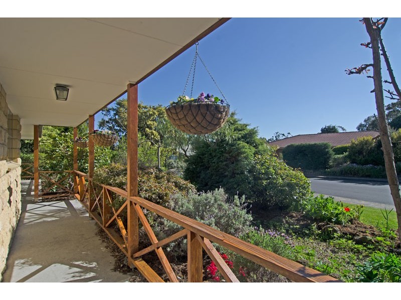 18 Weemala Court, Mount Nelson TAS 7007