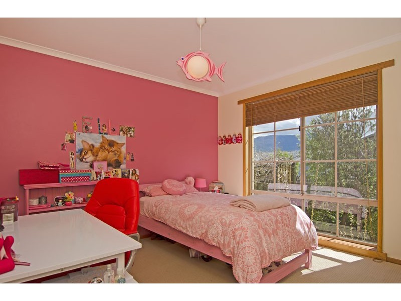 18 Weemala Court, Mount Nelson TAS 7007