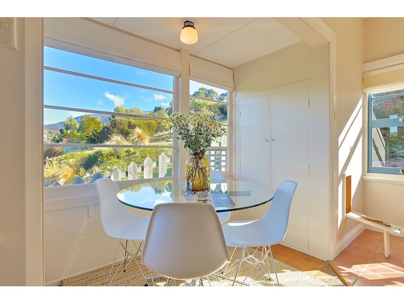 17 Cosgrove Avenue, South Hobart TAS 7004