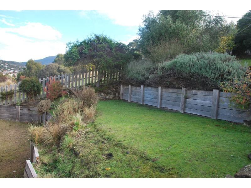 17 Cosgrove Avenue, South Hobart TAS 7004