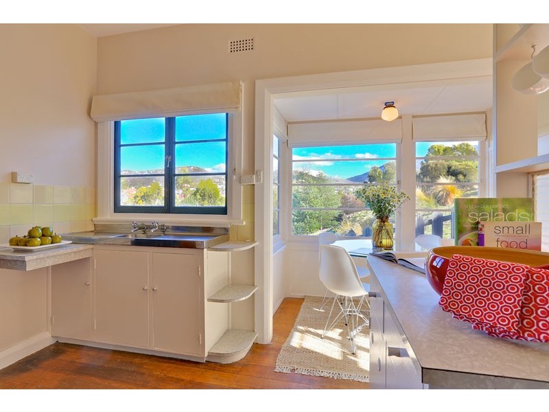 17 Cosgrove Avenue, South Hobart TAS 7004