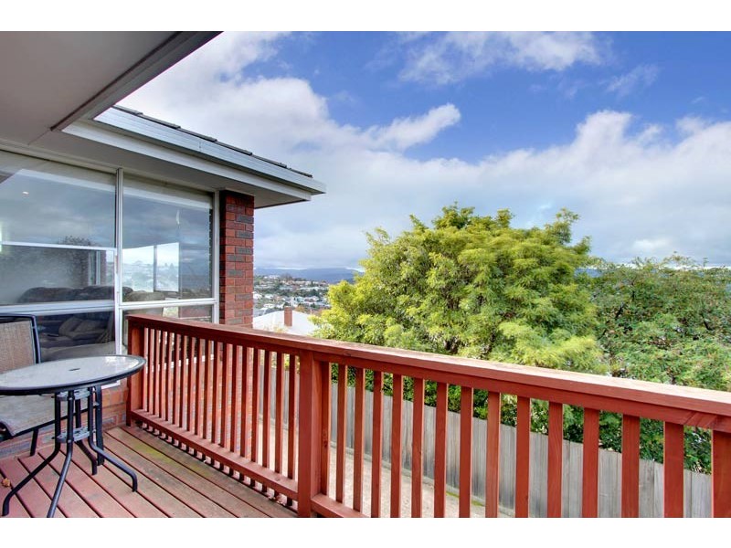 Unit 2/88 Arthur Street, West Hobart TAS 7000