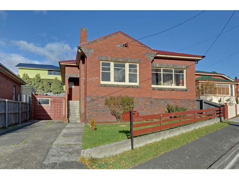 18 Oakley Street, New Town TAS 7008