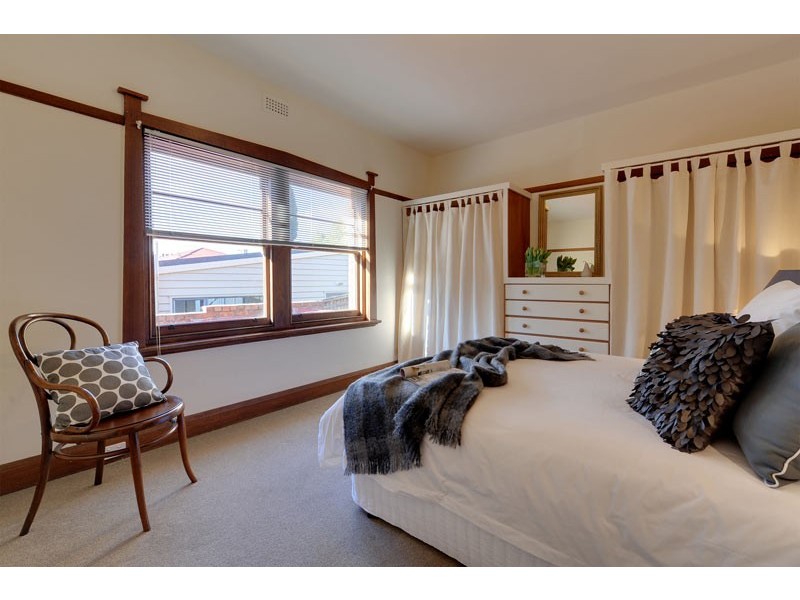 18 Oakley Street, New Town TAS 7008