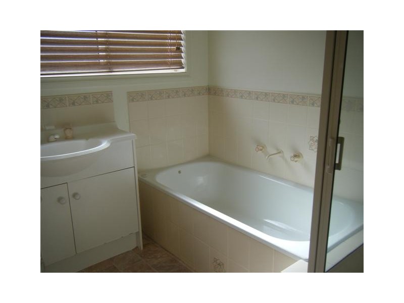 2/11 SAWYER AVE, West Moonah TAS 7009