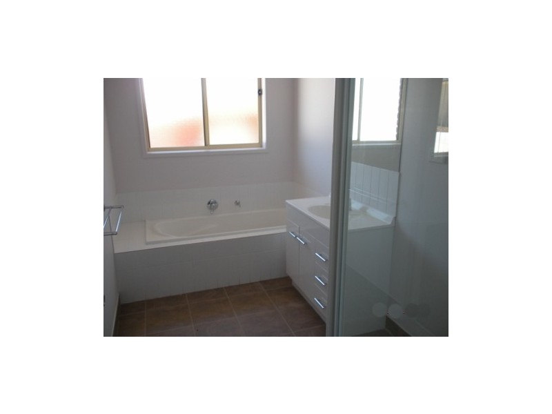 6/107 Burtonia Street, Rokeby TAS 7019