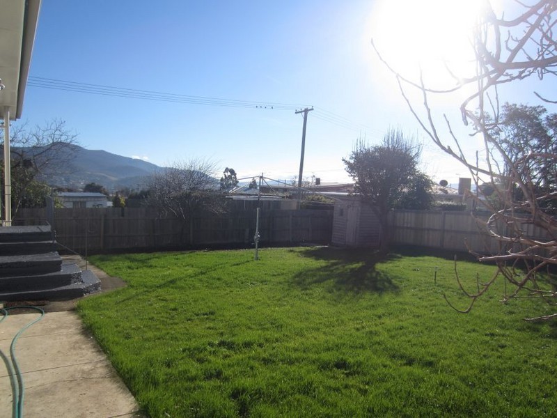 13 Ashbourne Grove, West Moonah TAS 7009