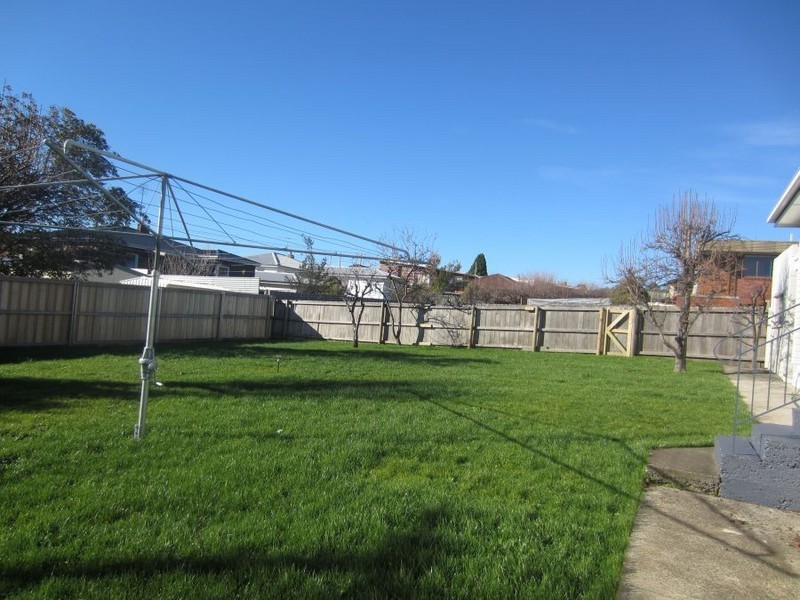 13 Ashbourne Grove, West Moonah TAS 7009
