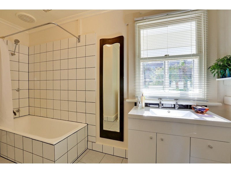 5 Lallaby Road, Lutana TAS 7009