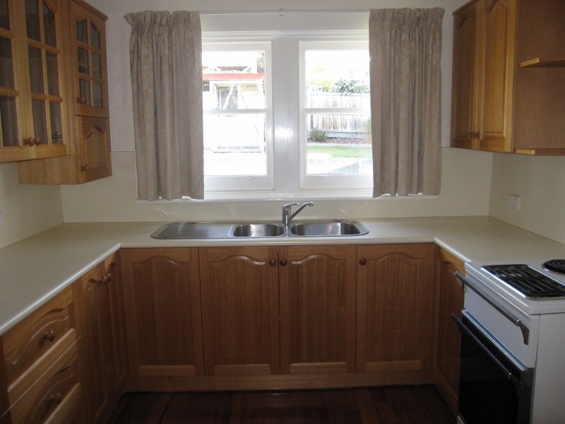 6 BARCLAY CRESCENT, Rosetta TAS 7010