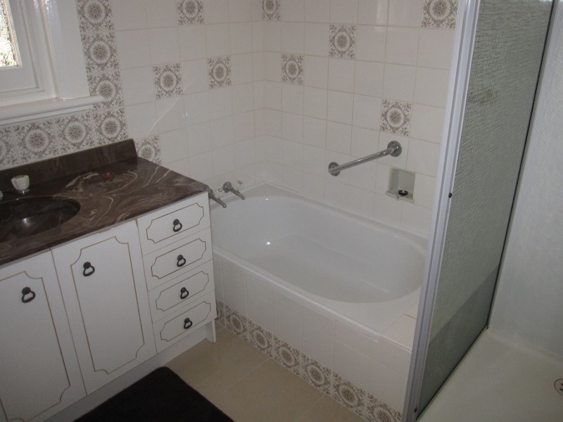 6 BARCLAY CRESCENT, Rosetta TAS 7010