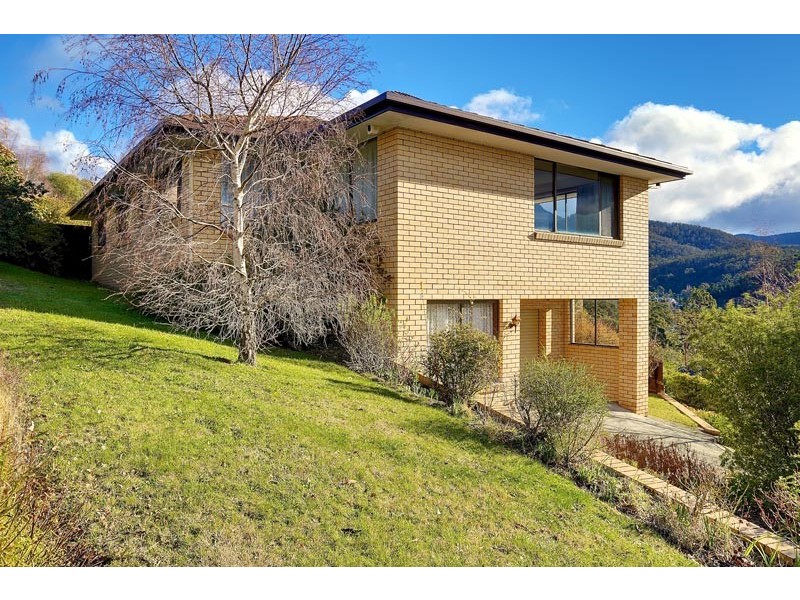 14 Shirley Boulevard, Lenah Valley TAS 7008