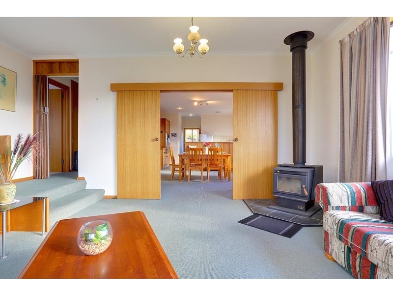 14 Shirley Boulevard, Lenah Valley TAS 7008