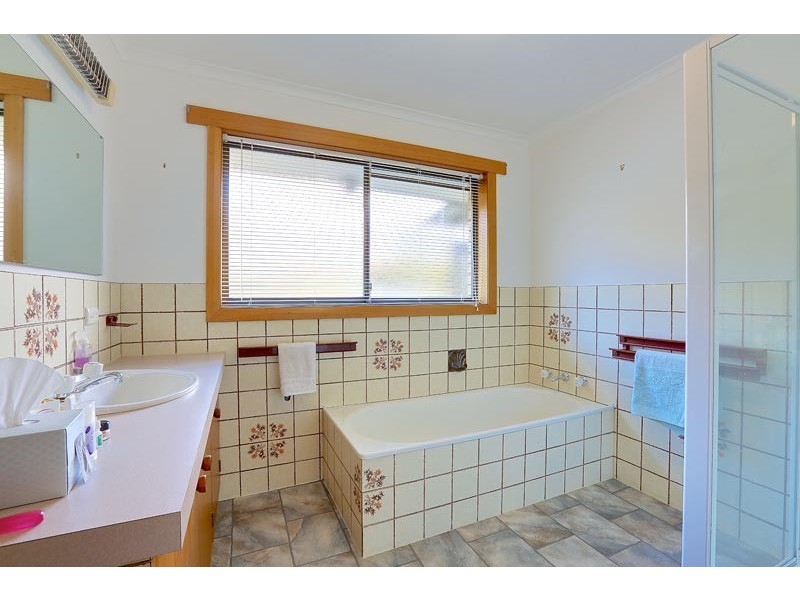 14 Shirley Boulevard, Lenah Valley TAS 7008