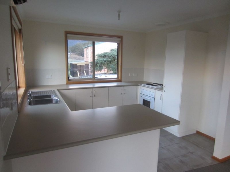 2/6 Tree Tops Court, Claremont TAS 7011