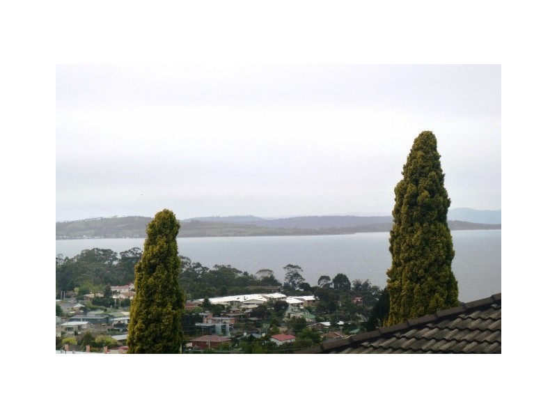 Diamond Drive 3/29, Blackmans Bay TAS 7052