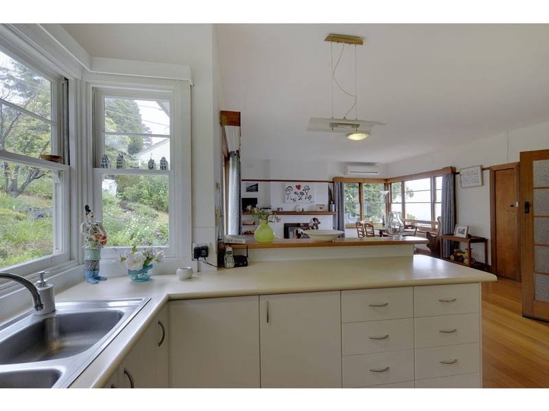 15 Darling Parade, Mount Stuart TAS 7000
