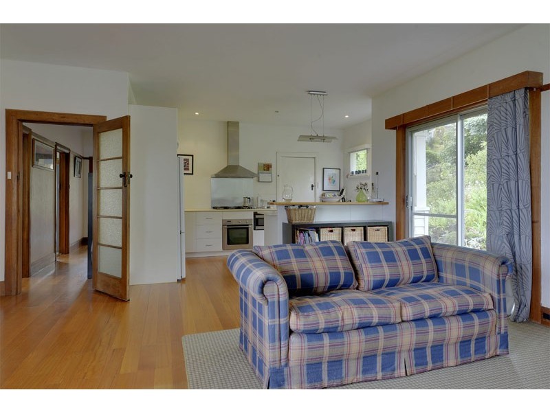 15 Darling Parade, Mount Stuart TAS 7000