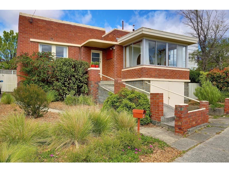 4 Darling Parade, Mount Stuart TAS 7000