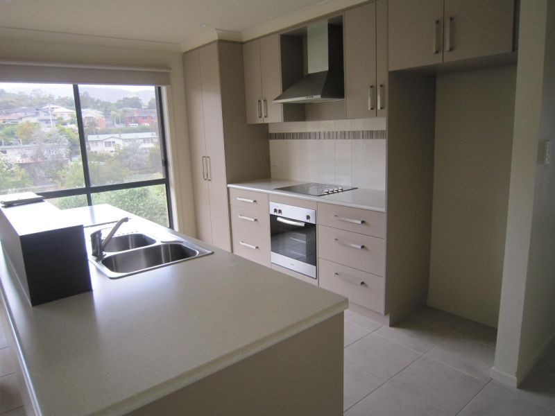 16 Dumbarton Street, Geilston Bay TAS 7015