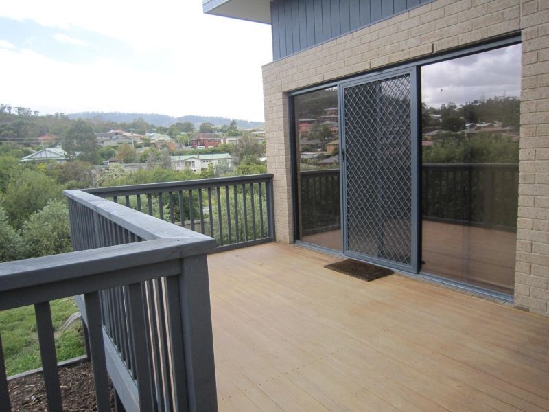 16 Dumbarton Street, Geilston Bay TAS 7015
