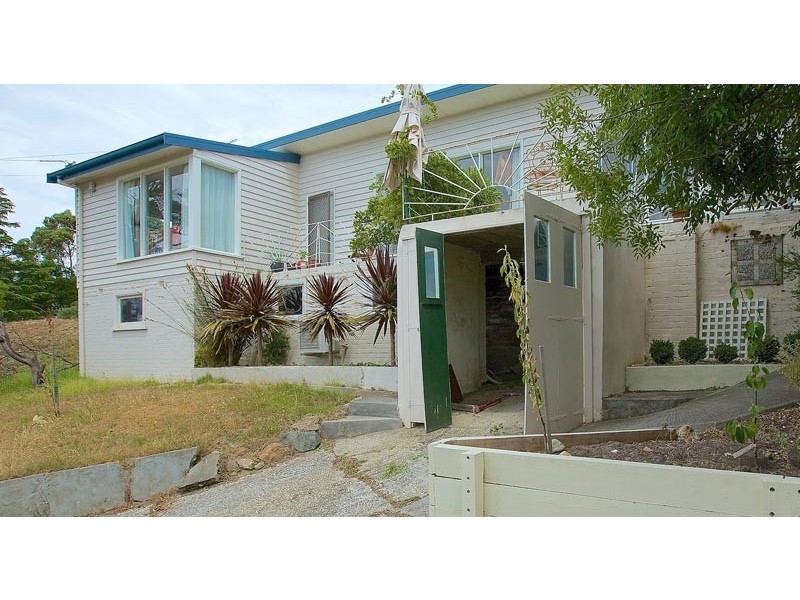 17 Roslyn Avenue, Kingston Beach TAS 7050