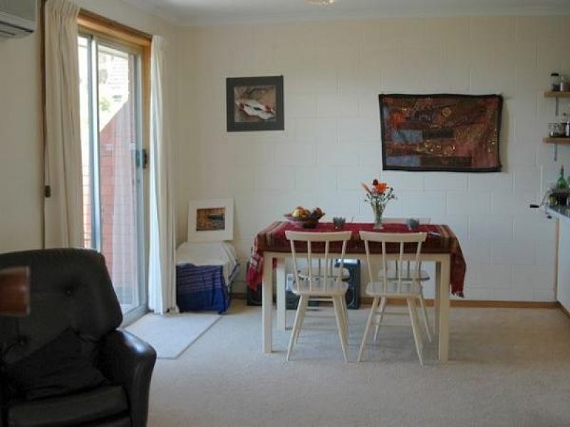 1/236 Roslyn Avenue, Blackmans Bay TAS 7052