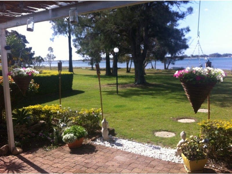 Sandstone Point QLD 4511