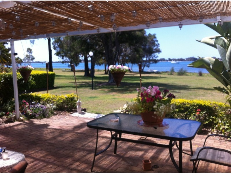 Sandstone Point QLD 4511