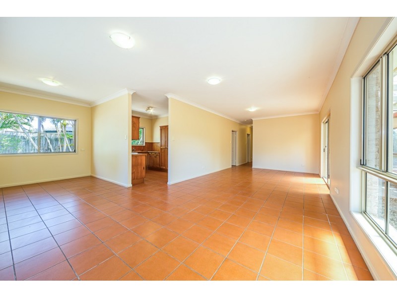 62 Avon Avenue, Banksia Beach QLD 4507