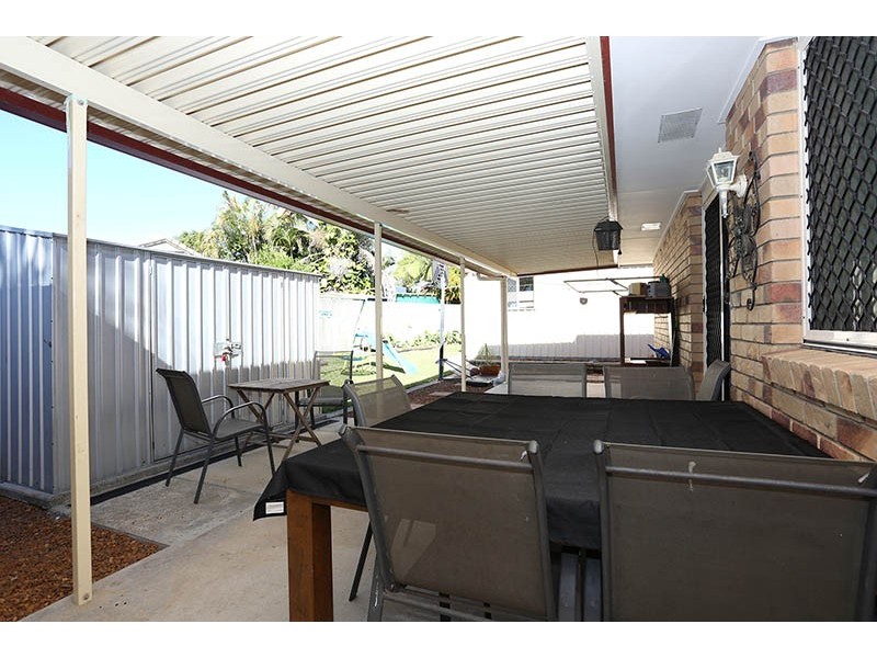 15 Salmon Place, Sandstone Point QLD 4511