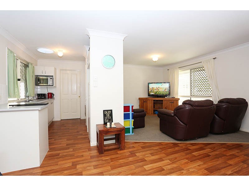 15 Salmon Place, Sandstone Point QLD 4511