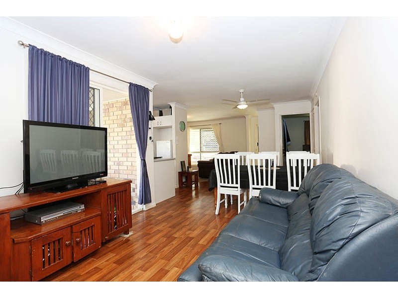 15 Salmon Place, Sandstone Point QLD 4511