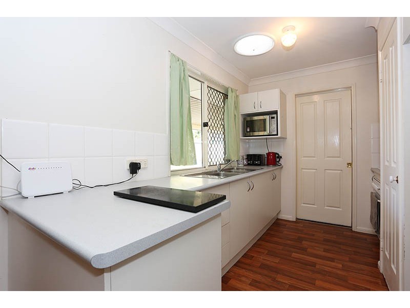 15 Salmon Place, Sandstone Point QLD 4511